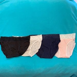 NWT-Victoria’s Secret-size M, 4 pairs of underwear
